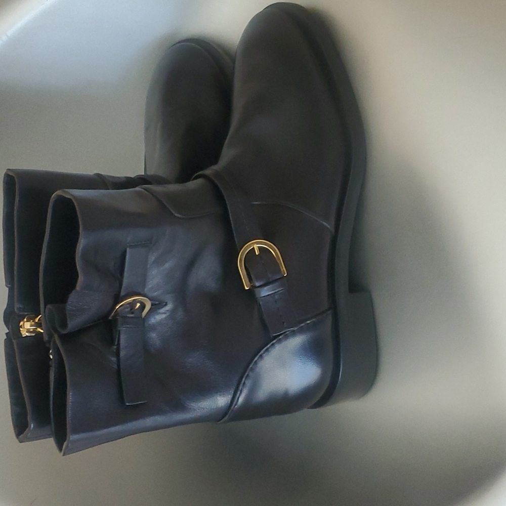 Stuart Weitzman bootie